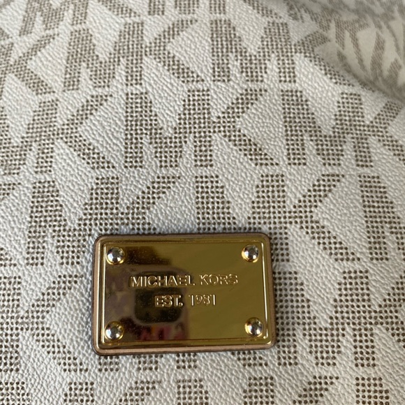 Michael Kors purse >MK DESIGN< - Picture 4 of 7